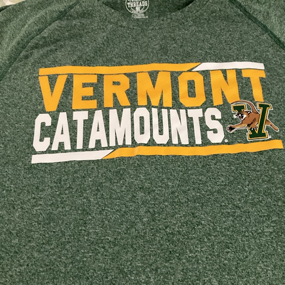 University of Vermont Catamounts Officially Licensed T-Shirt - Picture 2 of 6